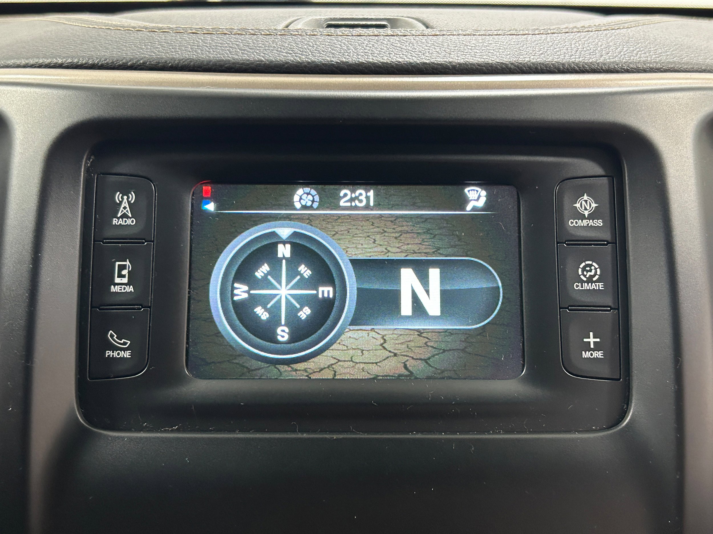 Used 2015 Jeep Cherokee Latitude w/ Cold Weather Group AWD/4WD image 8