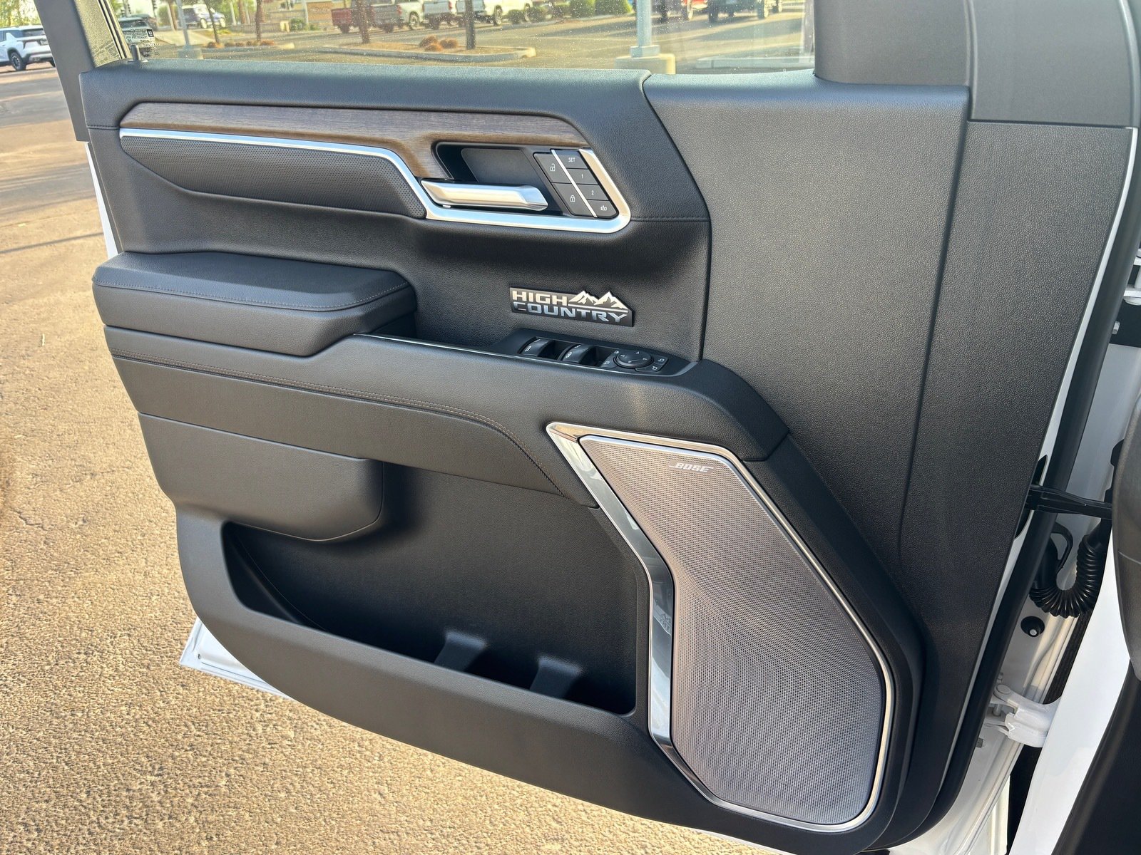 Used 2025 Chevrolet Silverado 1500 High Country AWD/4WD image 11