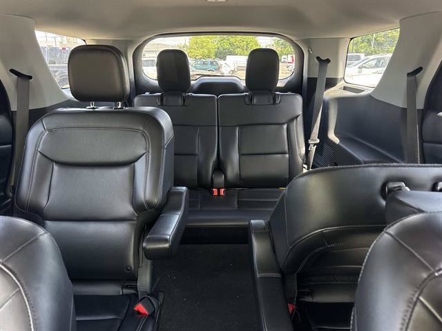 Used 2023 Ford Explorer XLT w/ Equipment Group 202A AWD/4WD image 38