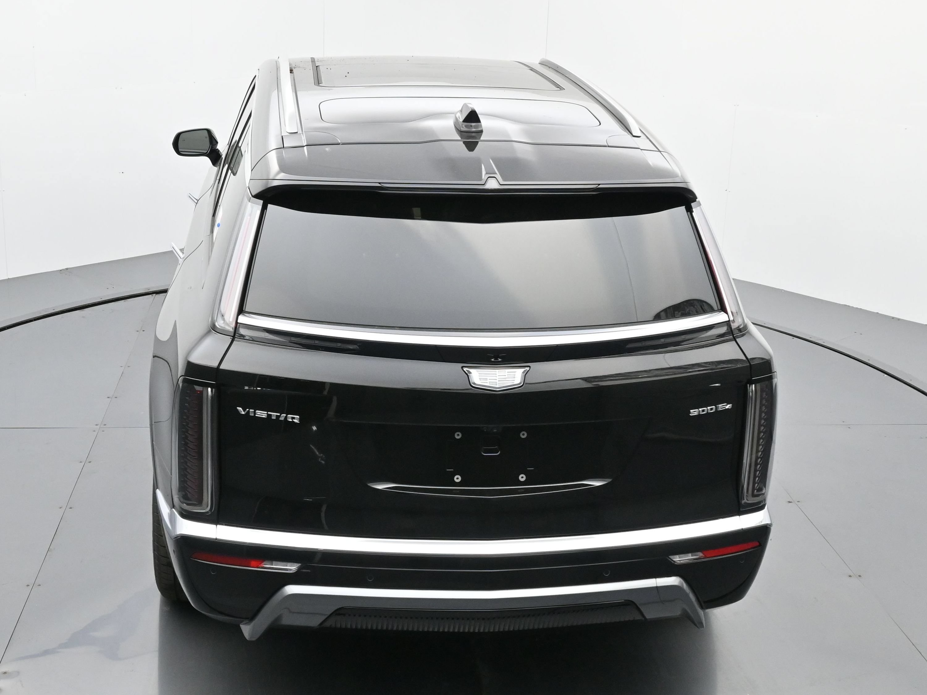 New 2026 Cadillac Vistiq Premium Luxury w/ LPO, Floor Liner Package AWD/4WD image 26