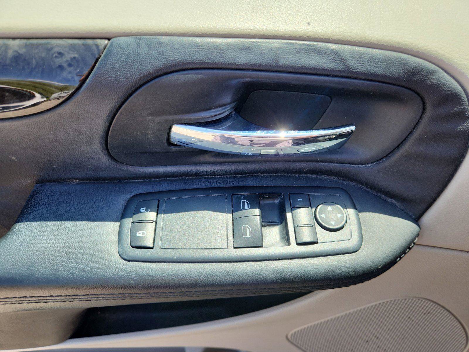 Used 2013 RAM C/V Tradesman FWD image 18
