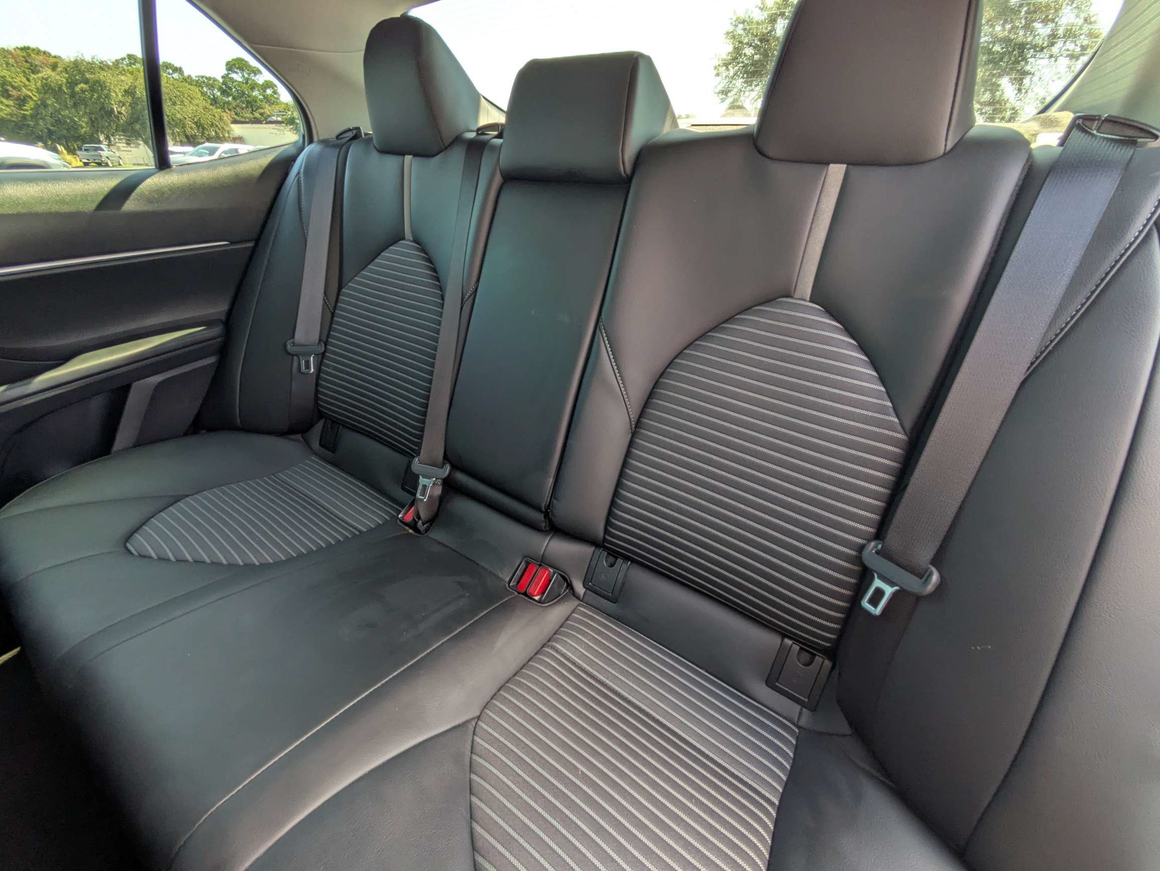 Used 2024 Toyota Camry SE FWD image 7