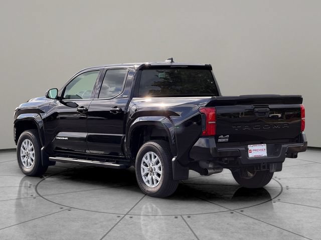 Certified 2025 Toyota Tacoma SR5 AWD/4WD image 4