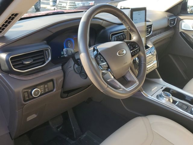 Certified 2023 Ford Explorer Platinum w/ Technology Package image 11