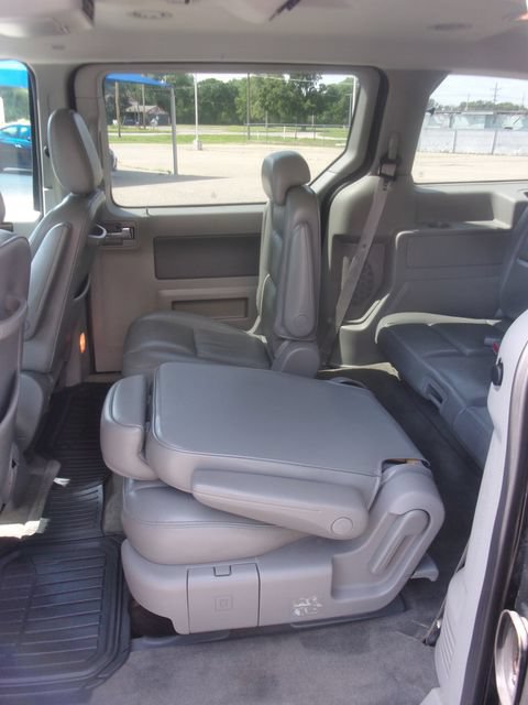 Used 2006 Ford Freestar Limited FWD image 22