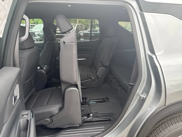 New 2026 Chevrolet Traverse LT w/ LPO, Floor Liner Package AWD/4WD image 15