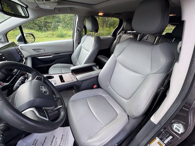 Used 2024 Toyota Sienna XLE w/ XLE Plus Package AWD/4WD image 15