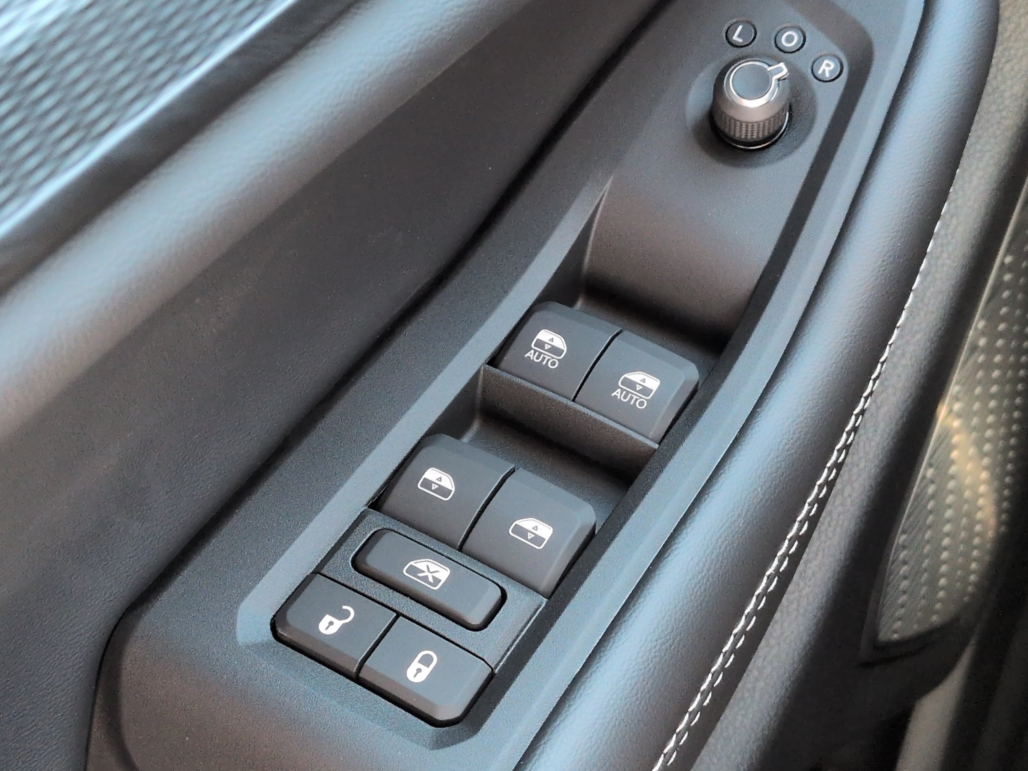 New 2026 Jeep Grand Cherokee Laredo X RWD image 23