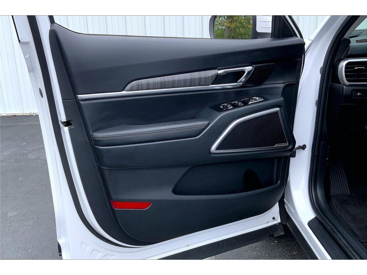 Used 2025 Kia Telluride EX image 21