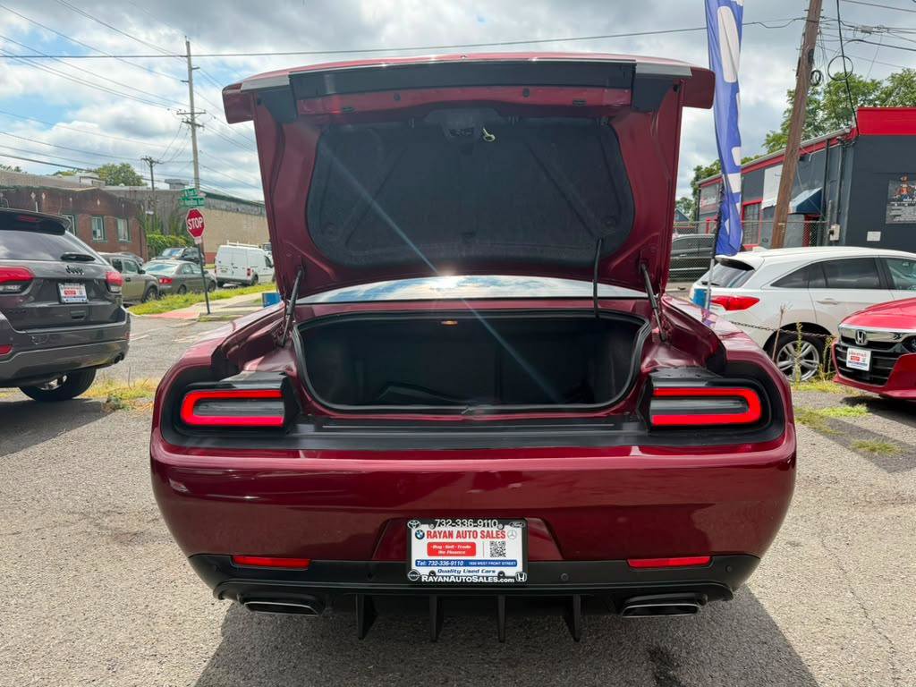 Used 2021 Dodge Challenger R/T RWD image 8