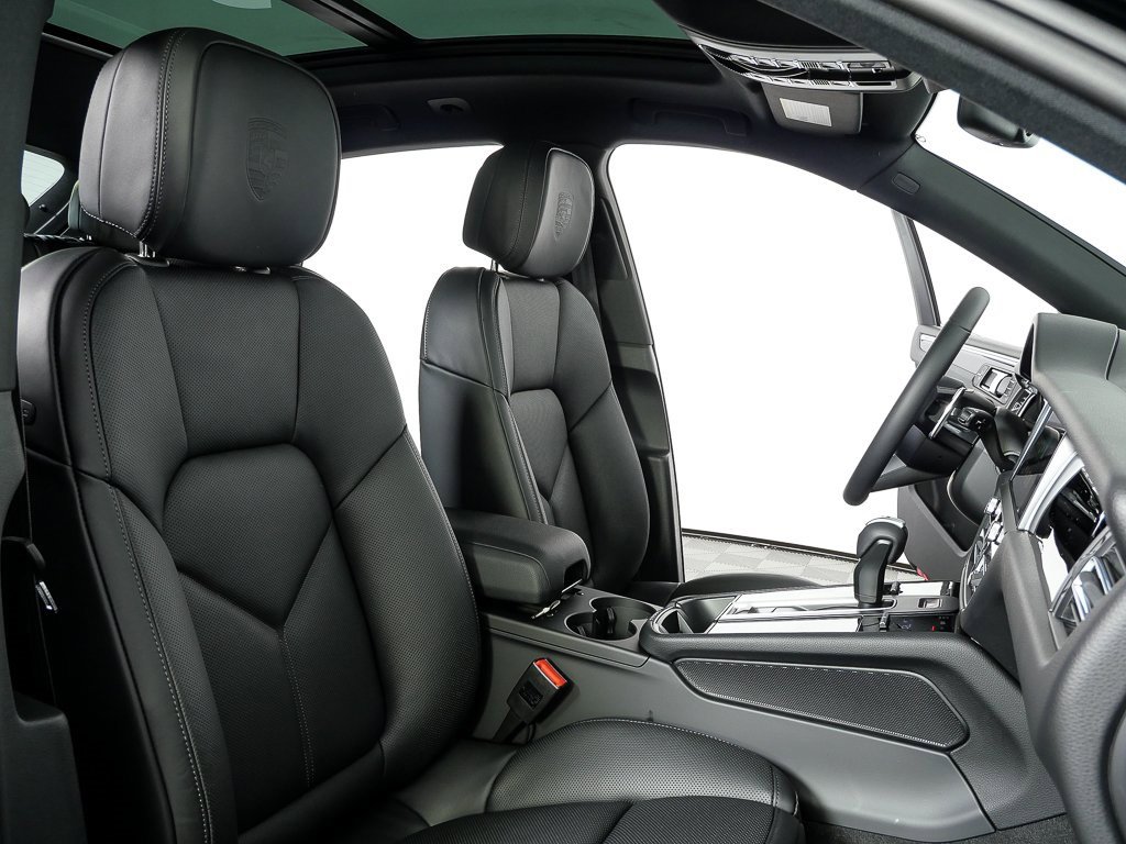 New 2026 Porsche Macan image 24