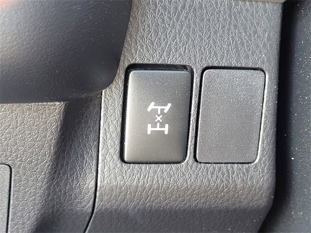 Used 2013 Toyota RAV4 XLE image 32