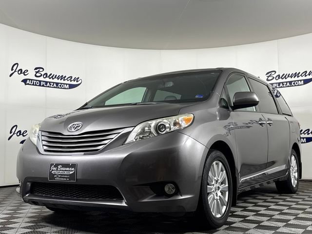 Used 2017 Toyota Sienna XLE AWD/4WD image 2