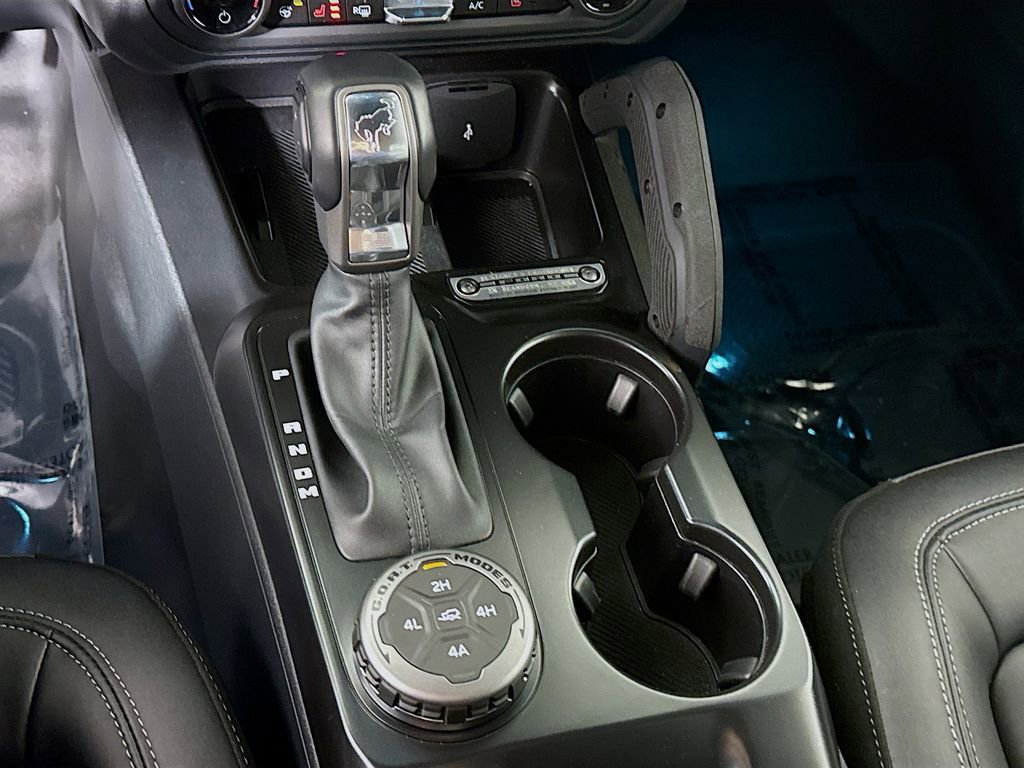 Used 2025 Ford Bronco Badlands image 10