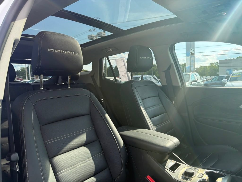 Used 2024 GMC Terrain Denali w/ Denali Premium Package AWD/4WD image 18