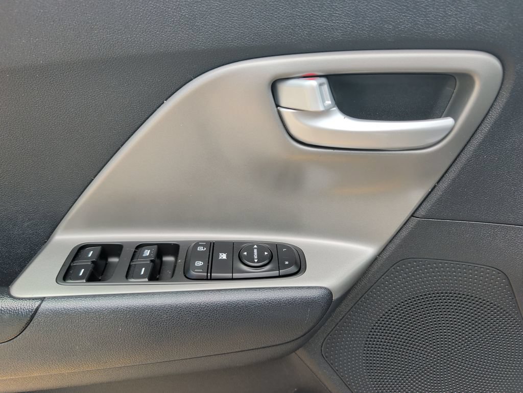 Used 2019 Kia Niro LX FWD image 10
