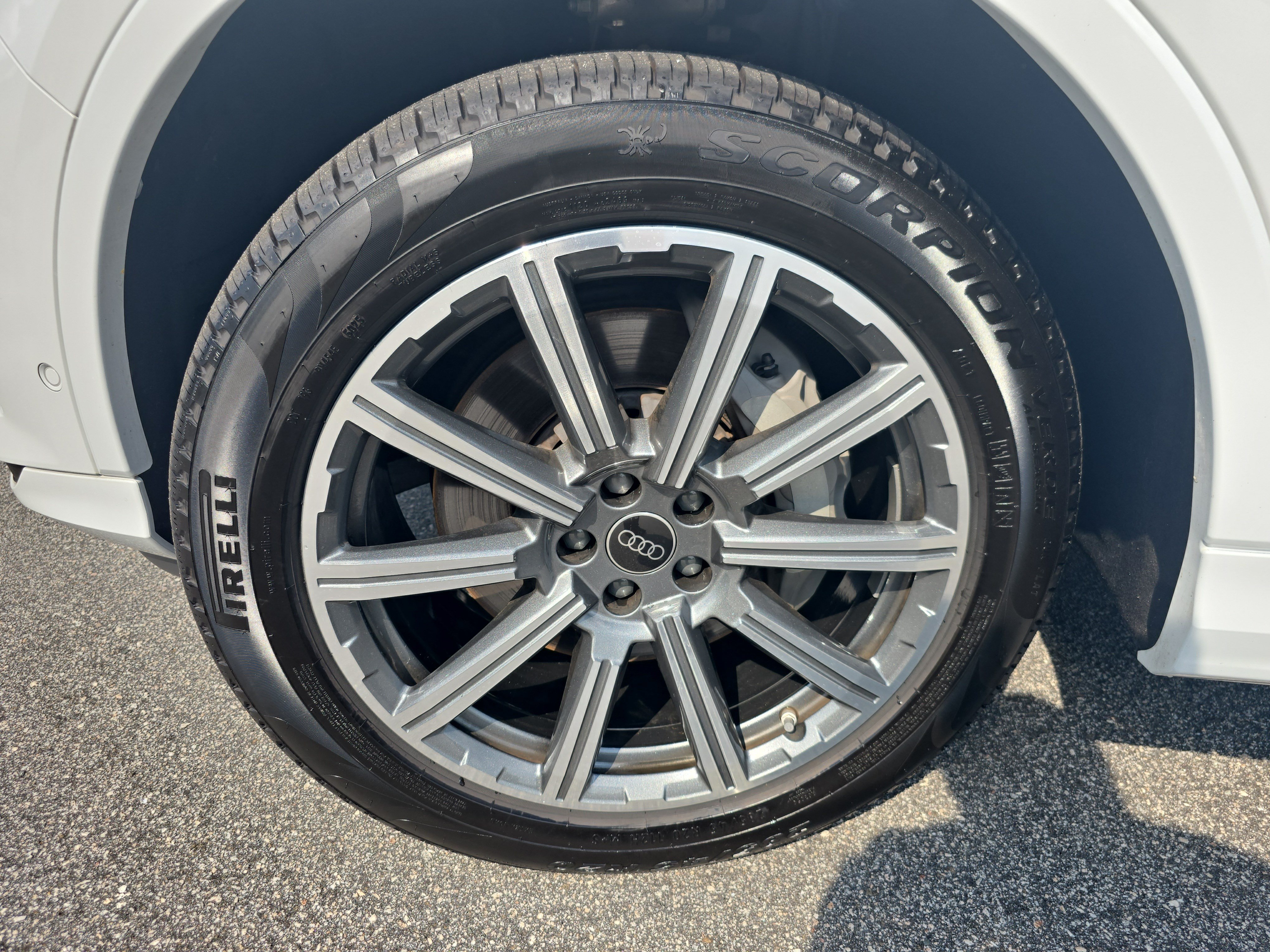 Used 2023 Audi Q7 2.0T Premium Plus w/ Premium Plus Package AWD/4WD image 32