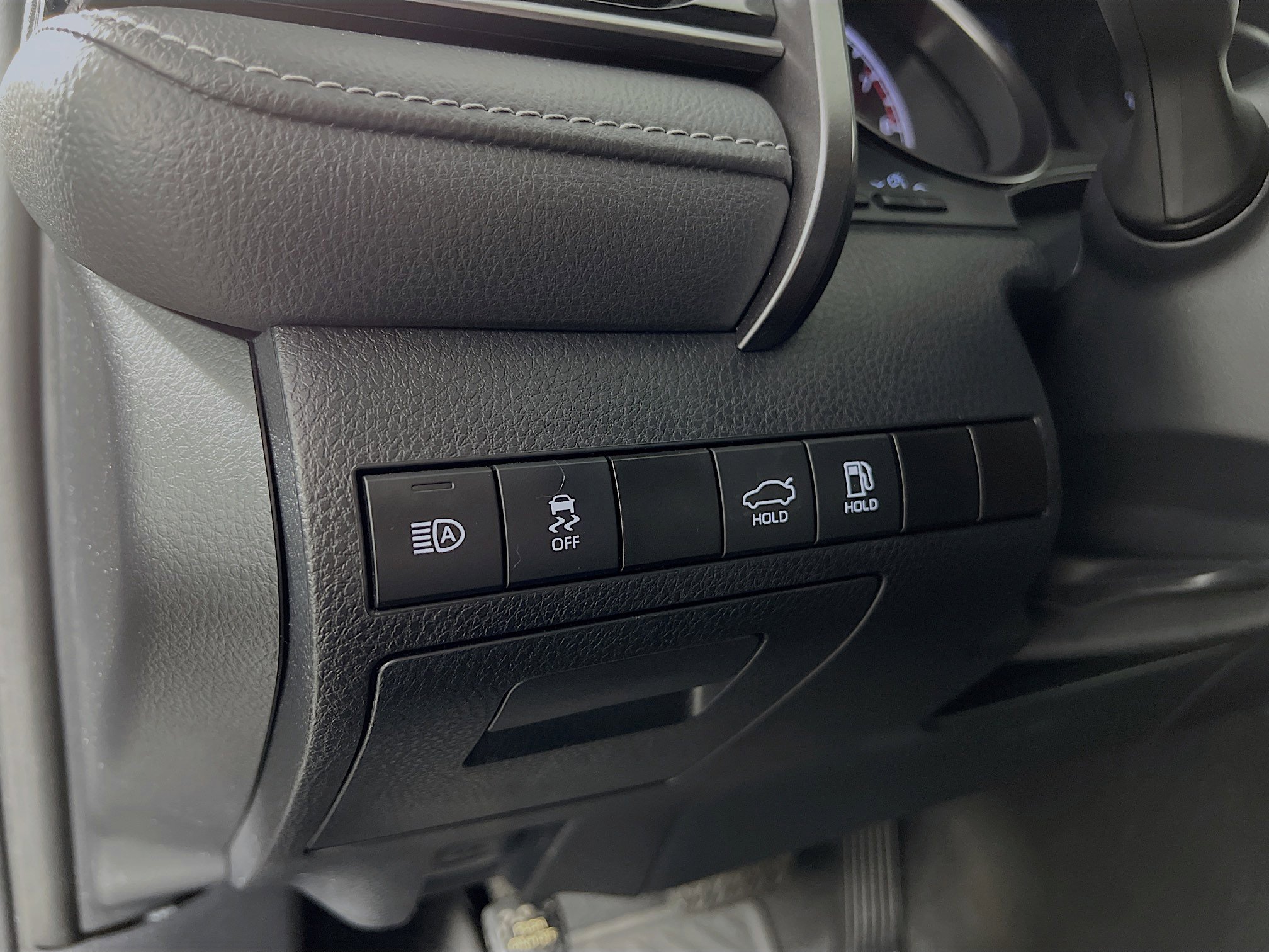 Used 2024 Toyota Camry SE image 10