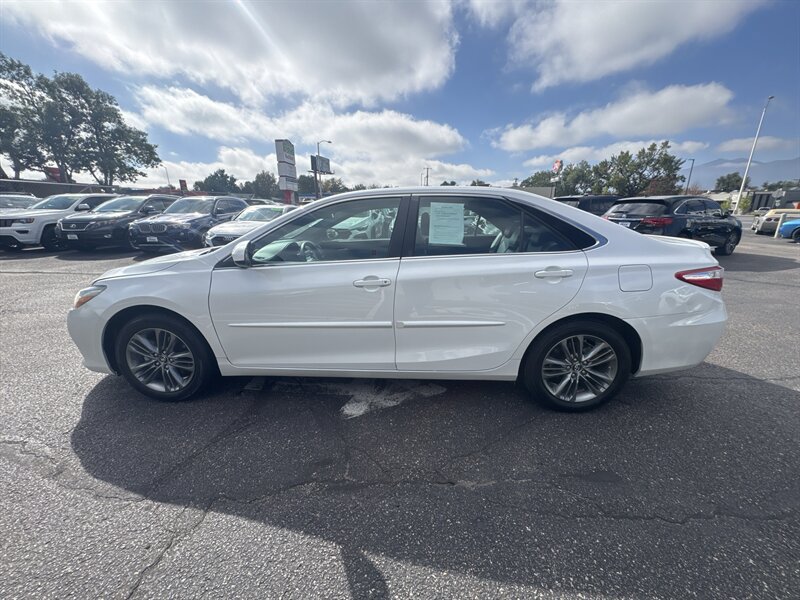 Used 2017 Toyota Camry SE w/ Protection Package (Q2) FWD image 4
