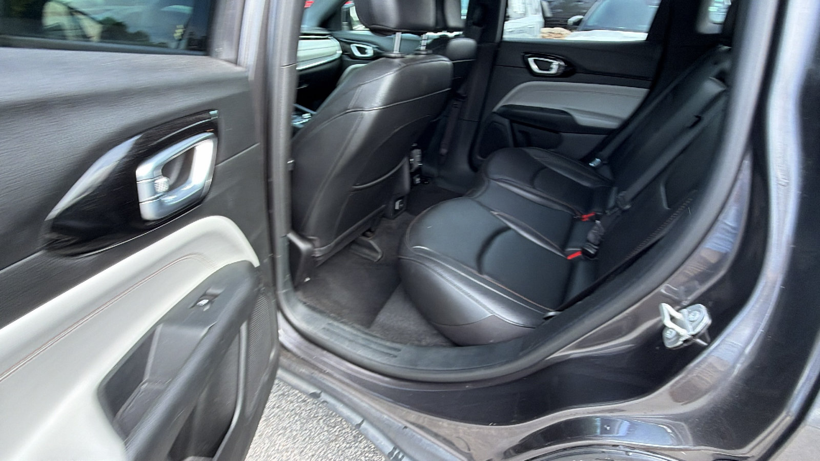 Used 2024 Jeep Compass Limited AWD/4WD image 23