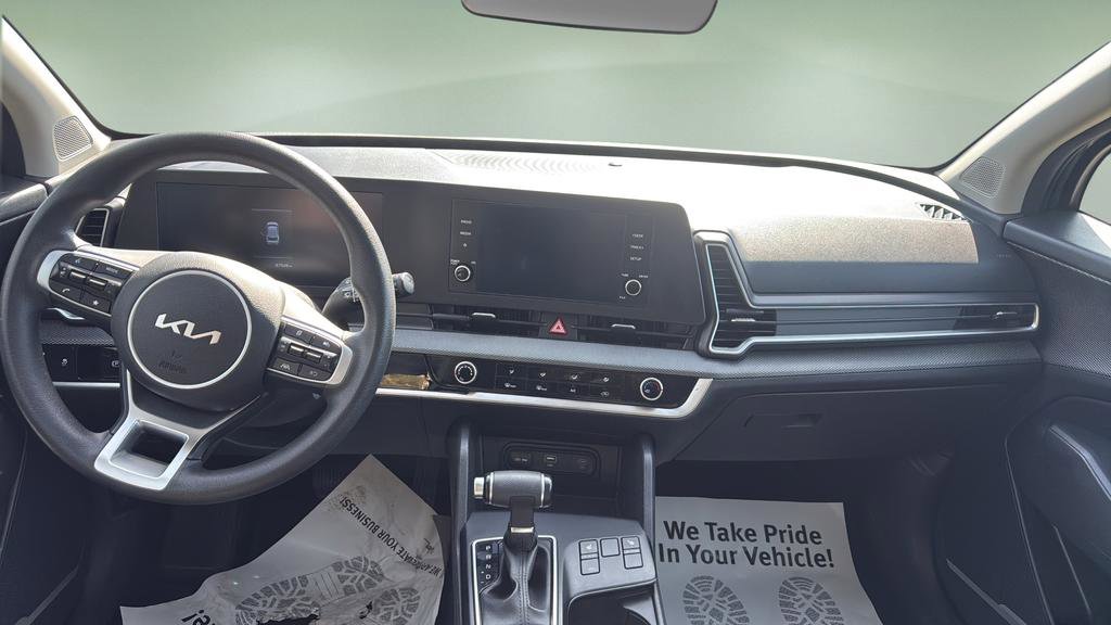 Used 2023 Kia Sportage LX image 11