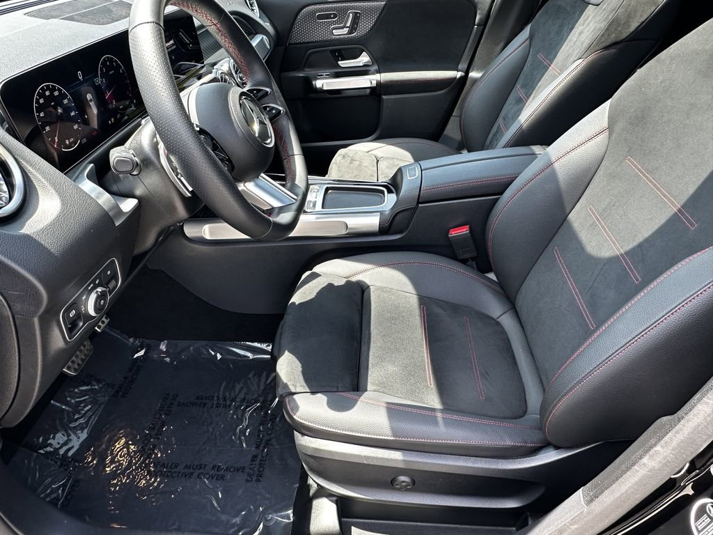 Certified 2025 Mercedes-Benz GLB 250 image 10