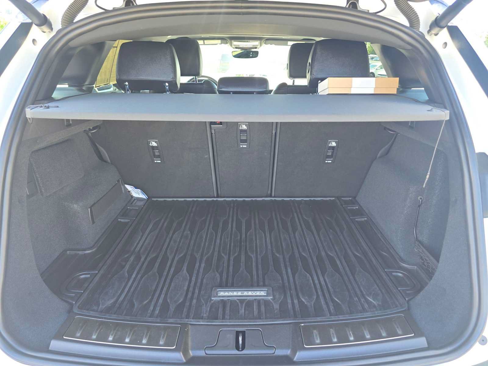 Used 2023 Land Rover Range Rover Evoque R-Dynamic SE AWD/4WD image 14