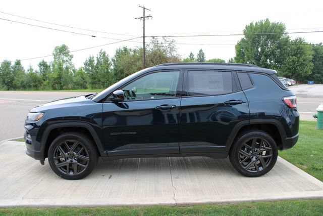 New 2026 Jeep Compass Limited w/ Sun, Sound & Navigation Group AWD/4WD image 28
