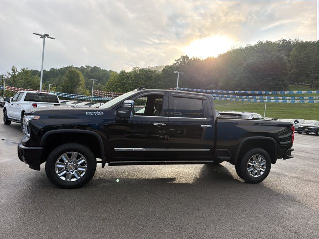 Used 2026 Chevrolet Silverado 3500 High Country w/ High Country Premium Package AWD/4WD image 11