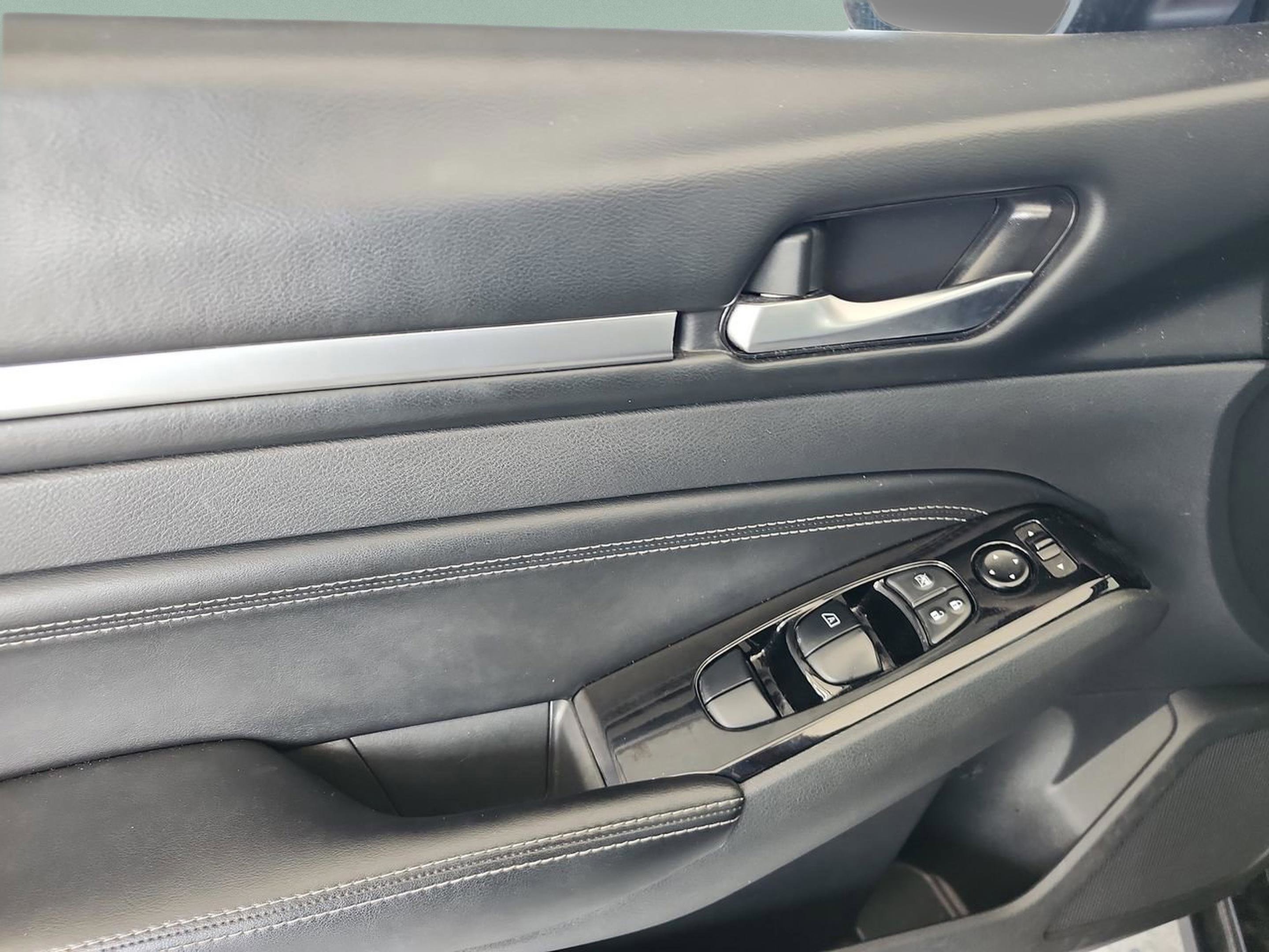 Used 2022 Nissan Altima 2.5 SV w/ SV Premium Package FWD image 17
