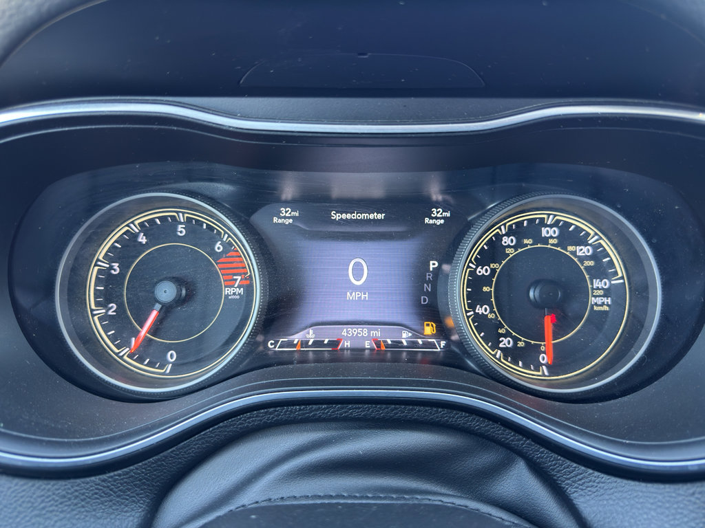 Used 2023 Jeep Cherokee Altitude Lux image 14