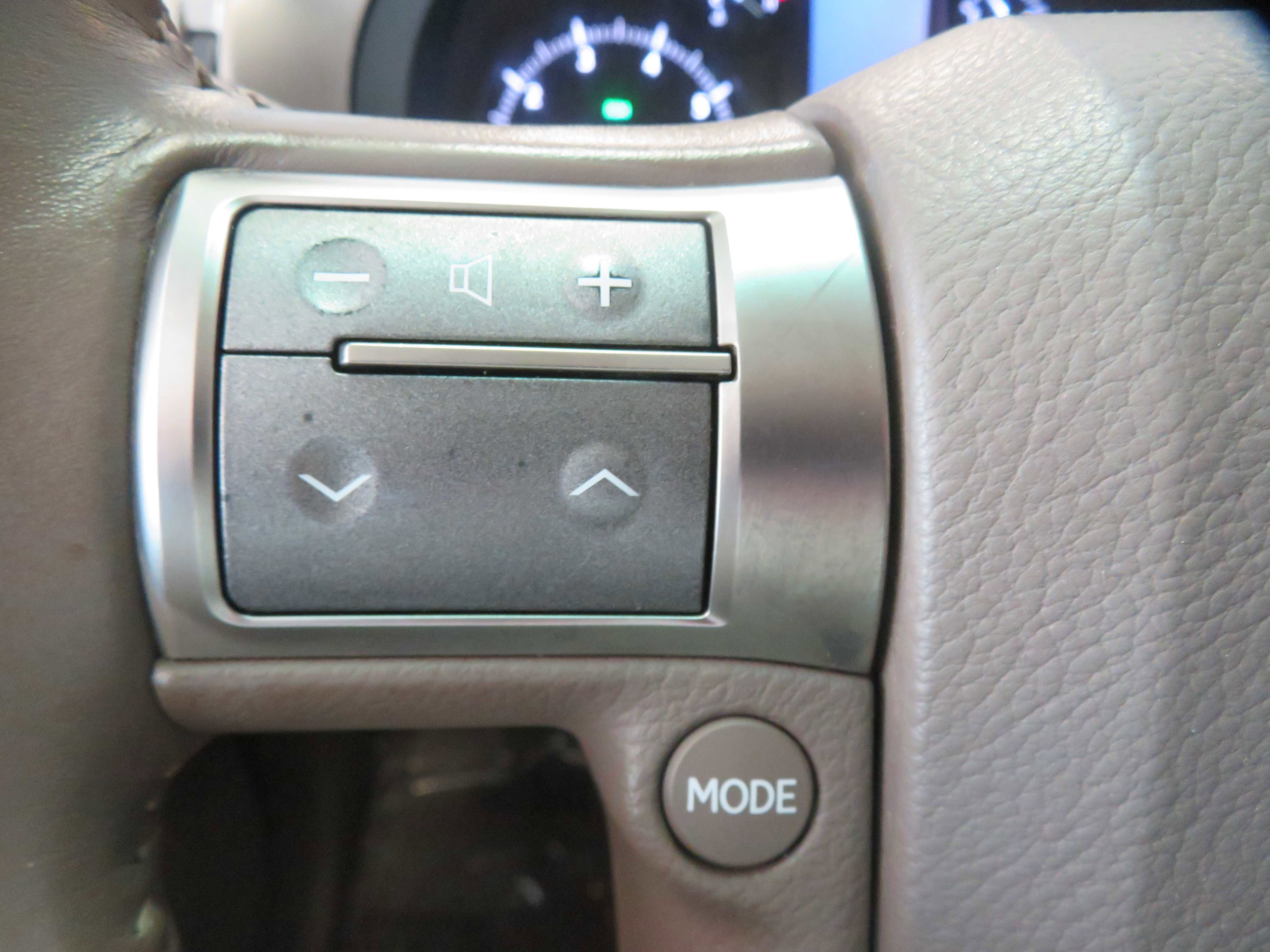 Used 2014 Lexus GX 460 w/ Premium Package image 34