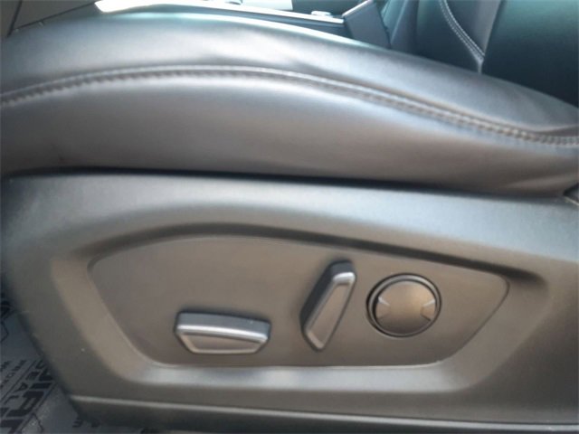 Used 2022 Ford Explorer XLT w/ Equipment Group 202A image 18