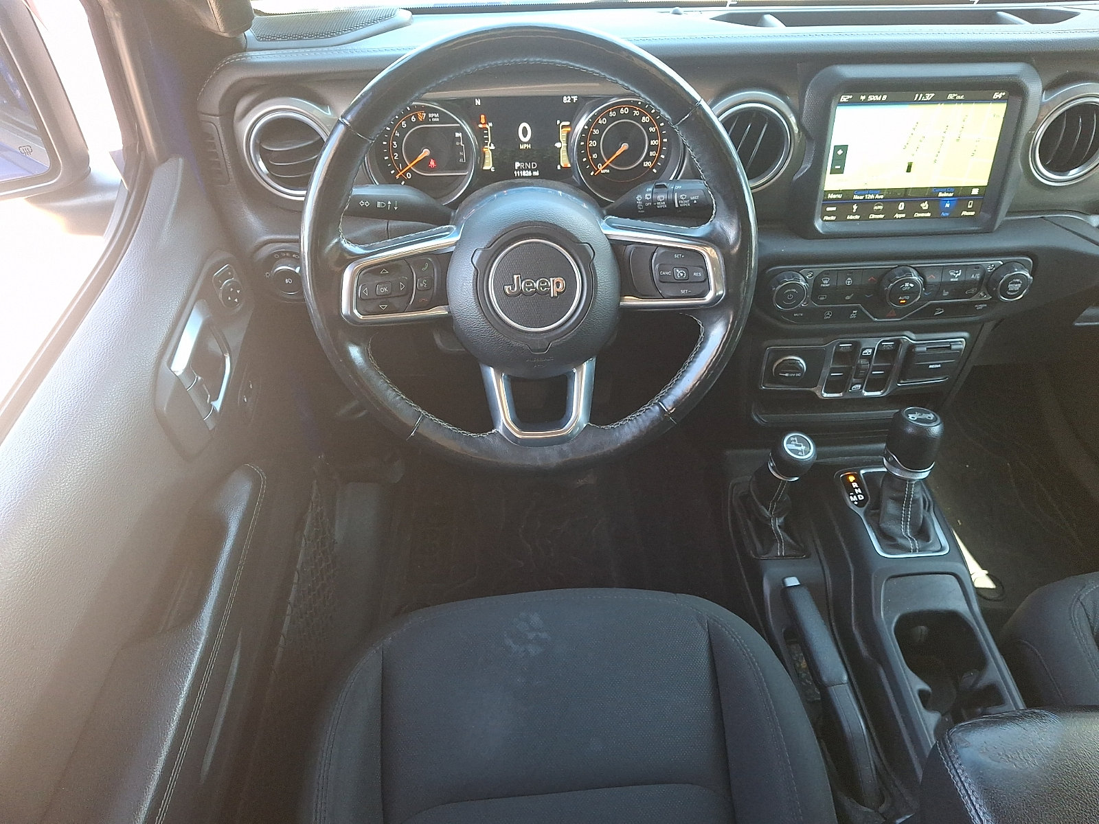 Used 2018 Jeep Wrangler Unlimited Sahara AWD/4WD image 11