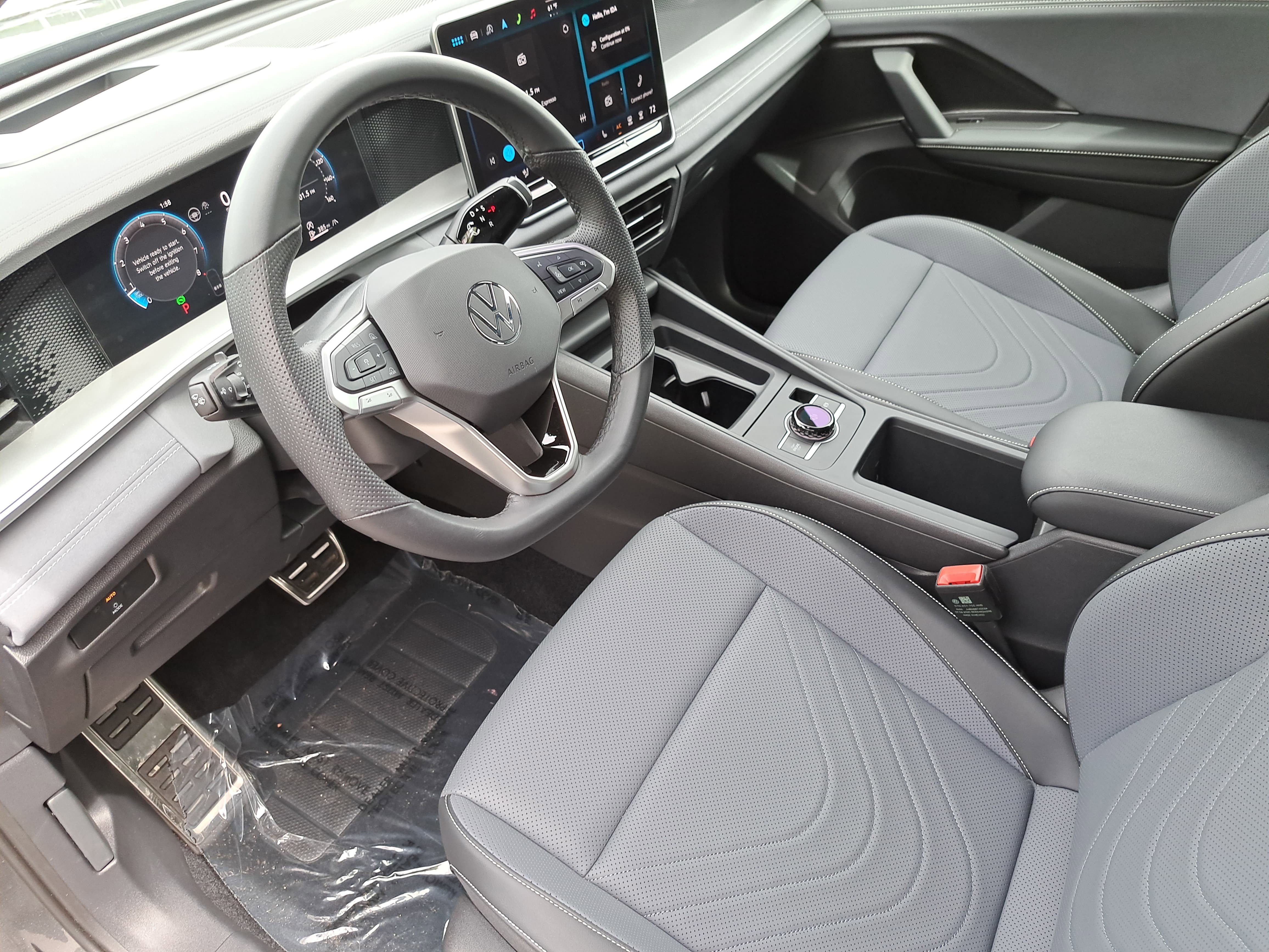 Used 2025 Volkswagen Tiguan SE R-Line image 15