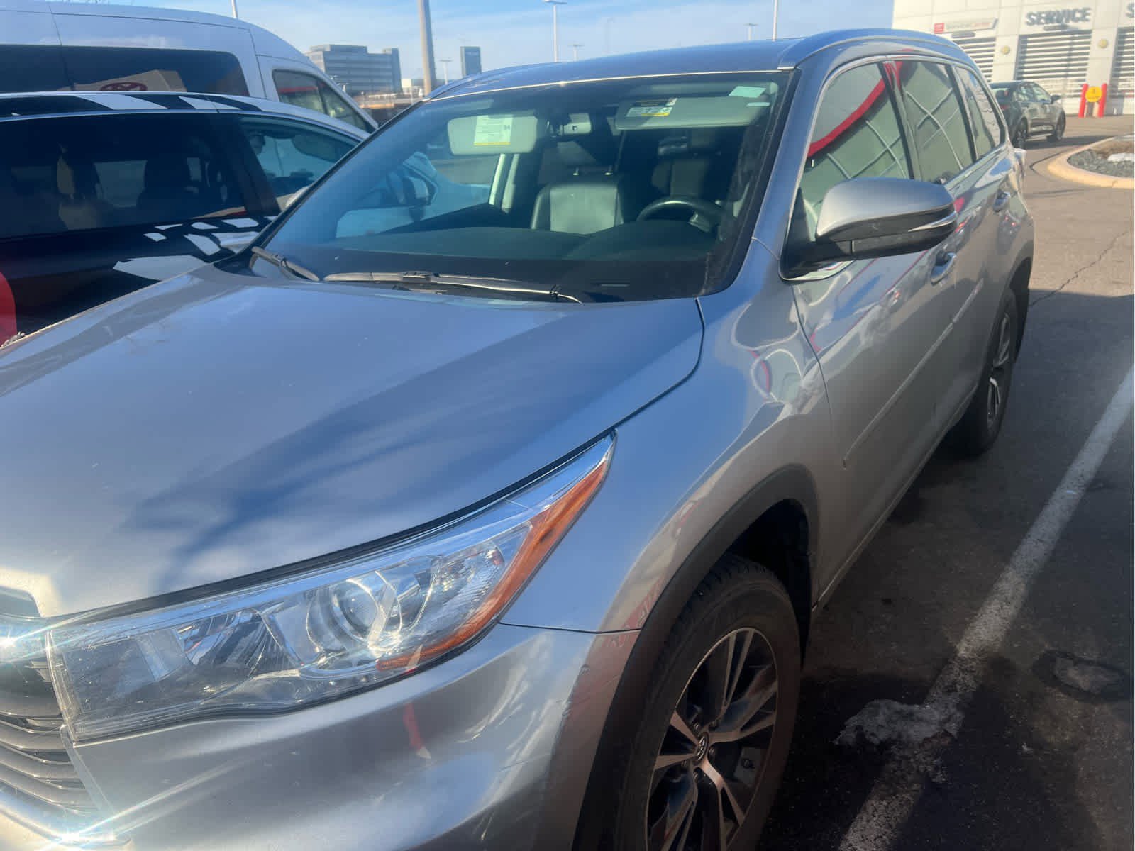 Used 2016 Toyota Highlander XLE image 3