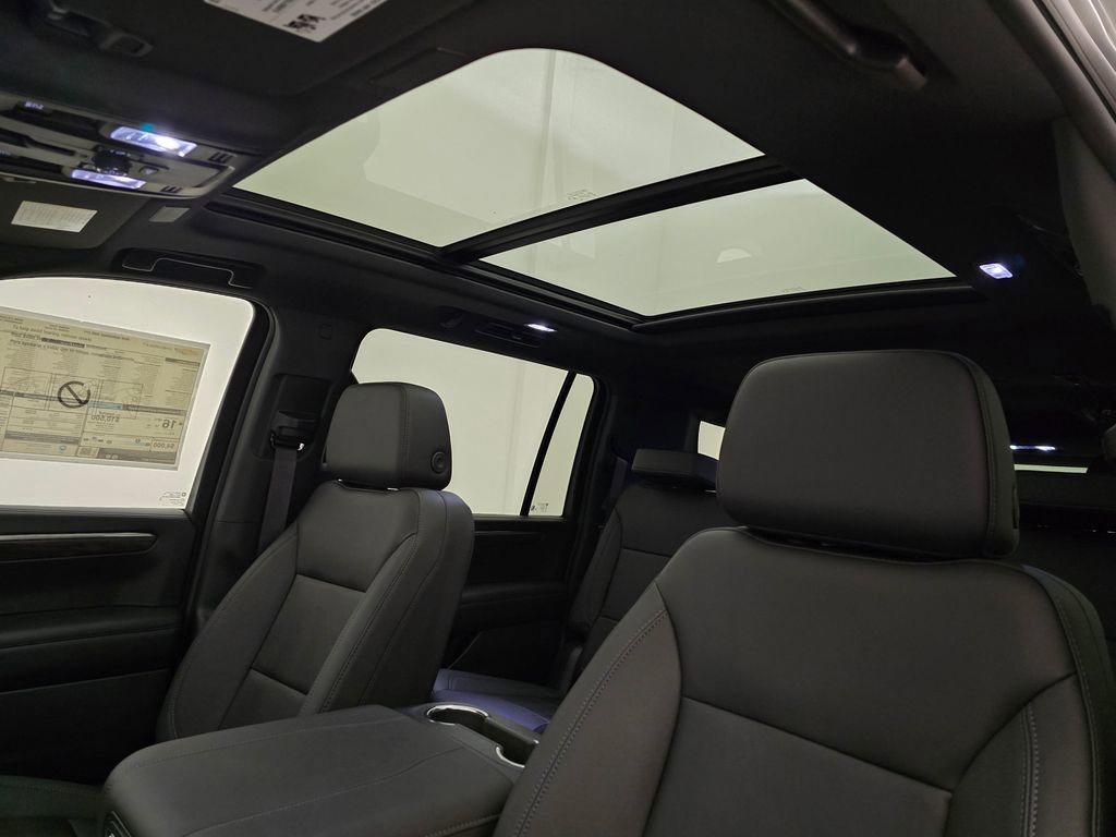 New 2025 Chevrolet Suburban Z71 w/ Z71 Off-Road Package AWD/4WD image 7