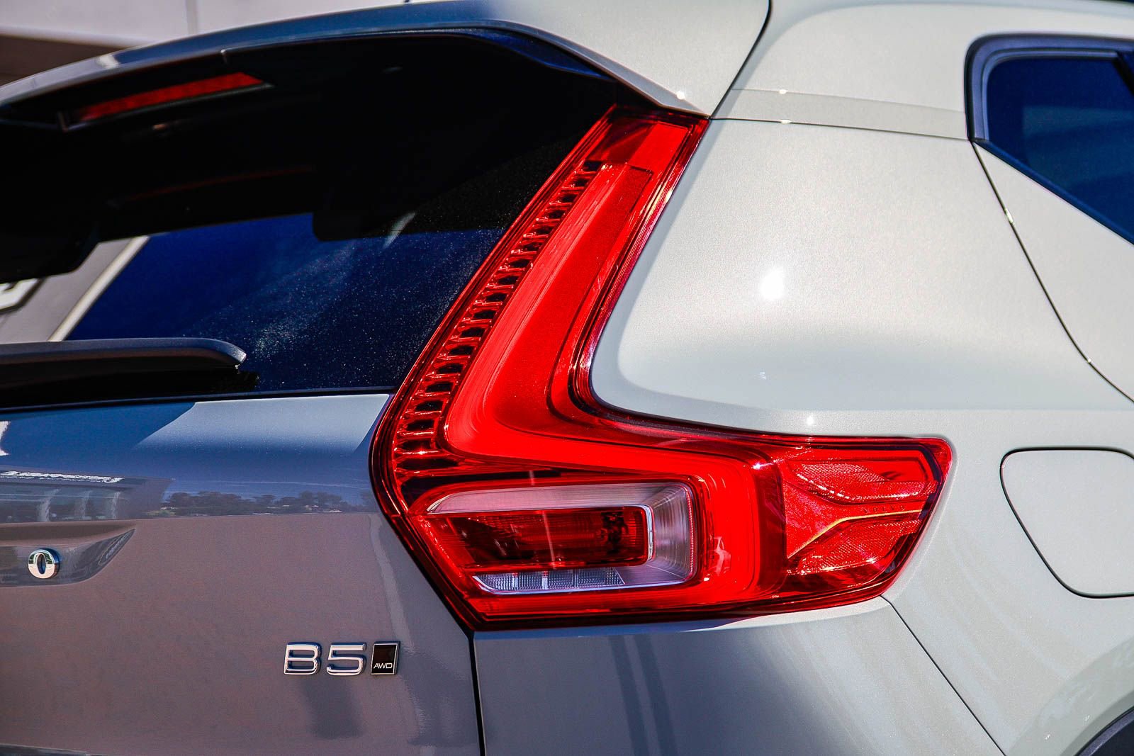 Certified 2026 Volvo XC40 B5 Ultra w/ Climate Package image 8