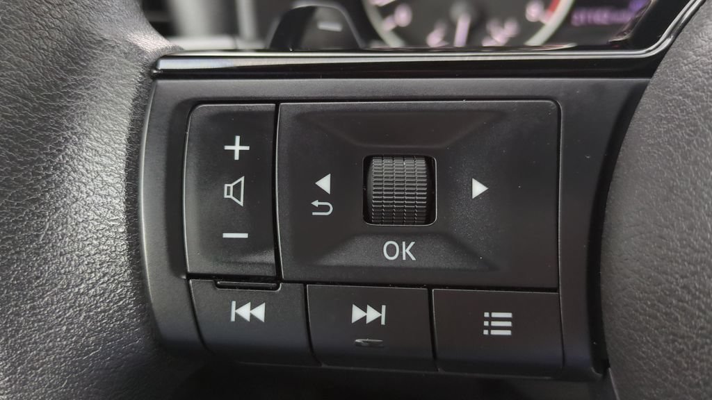 Certified 2023 Nissan Rogue SV AWD/4WD image 19