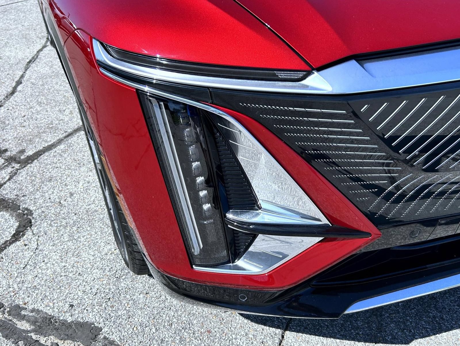 Certified 2024 Cadillac Lyriq Tech AWD/4WD image 11
