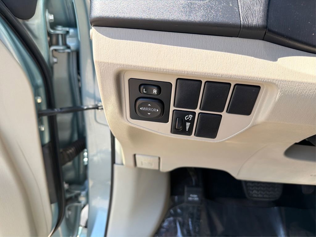 Used 2015 Toyota Prius Four FWD image 18