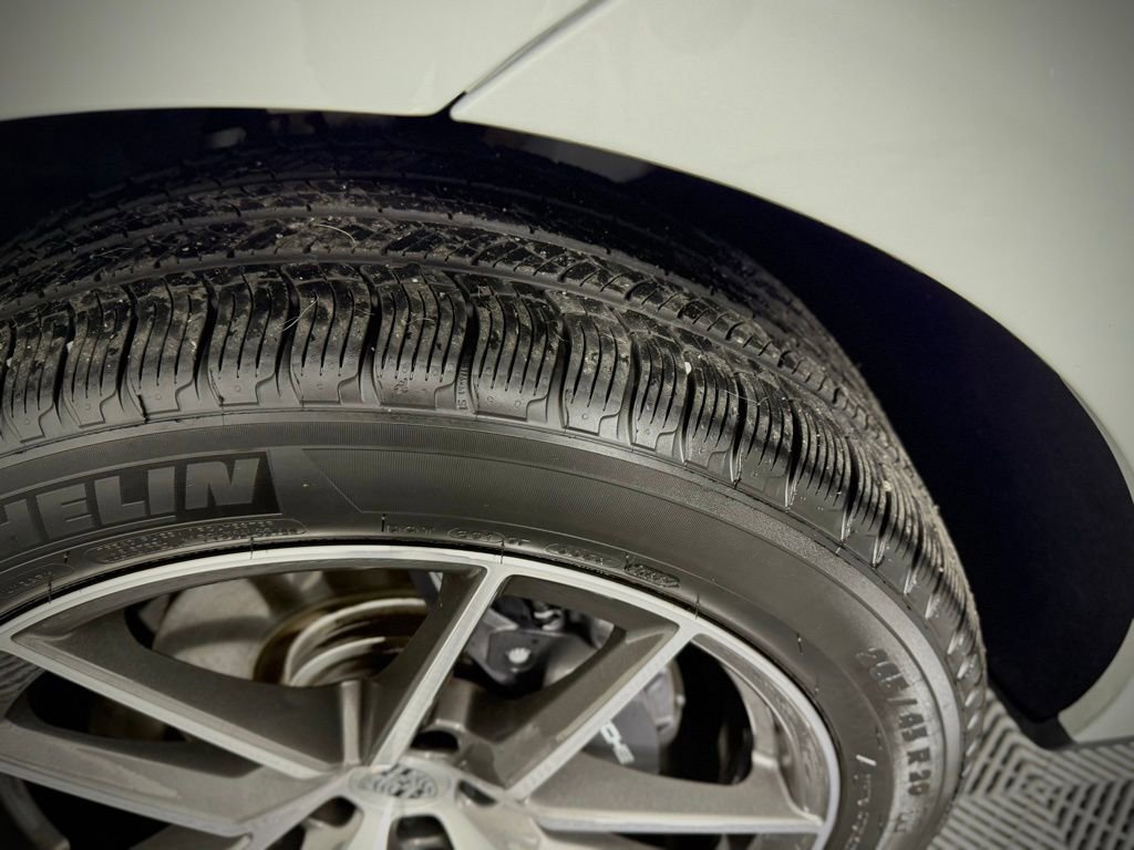 Certified 2024 Porsche Macan AWD/4WD image 14