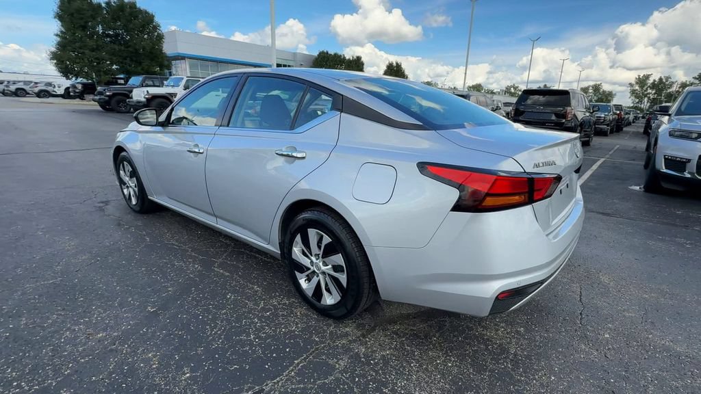Used 2024 Nissan Altima 2.5 S FWD image 6