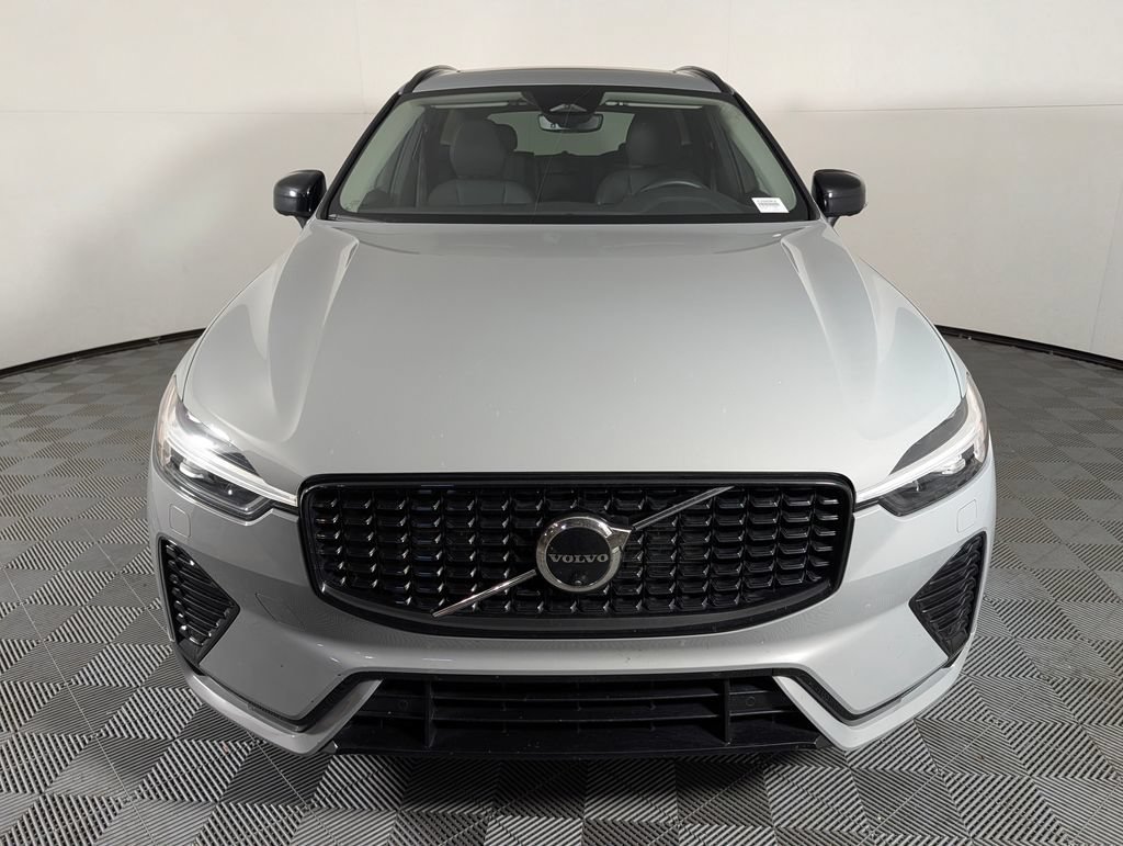 Used 2025 Volvo XC60 B5 Plus AWD/4WD image 10