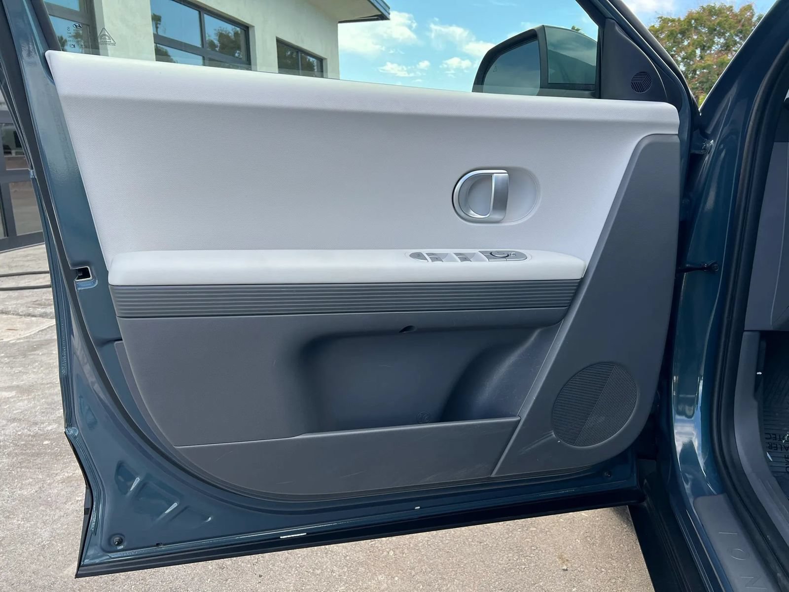 Used 2024 Hyundai Ioniq 5 SE RWD image 9