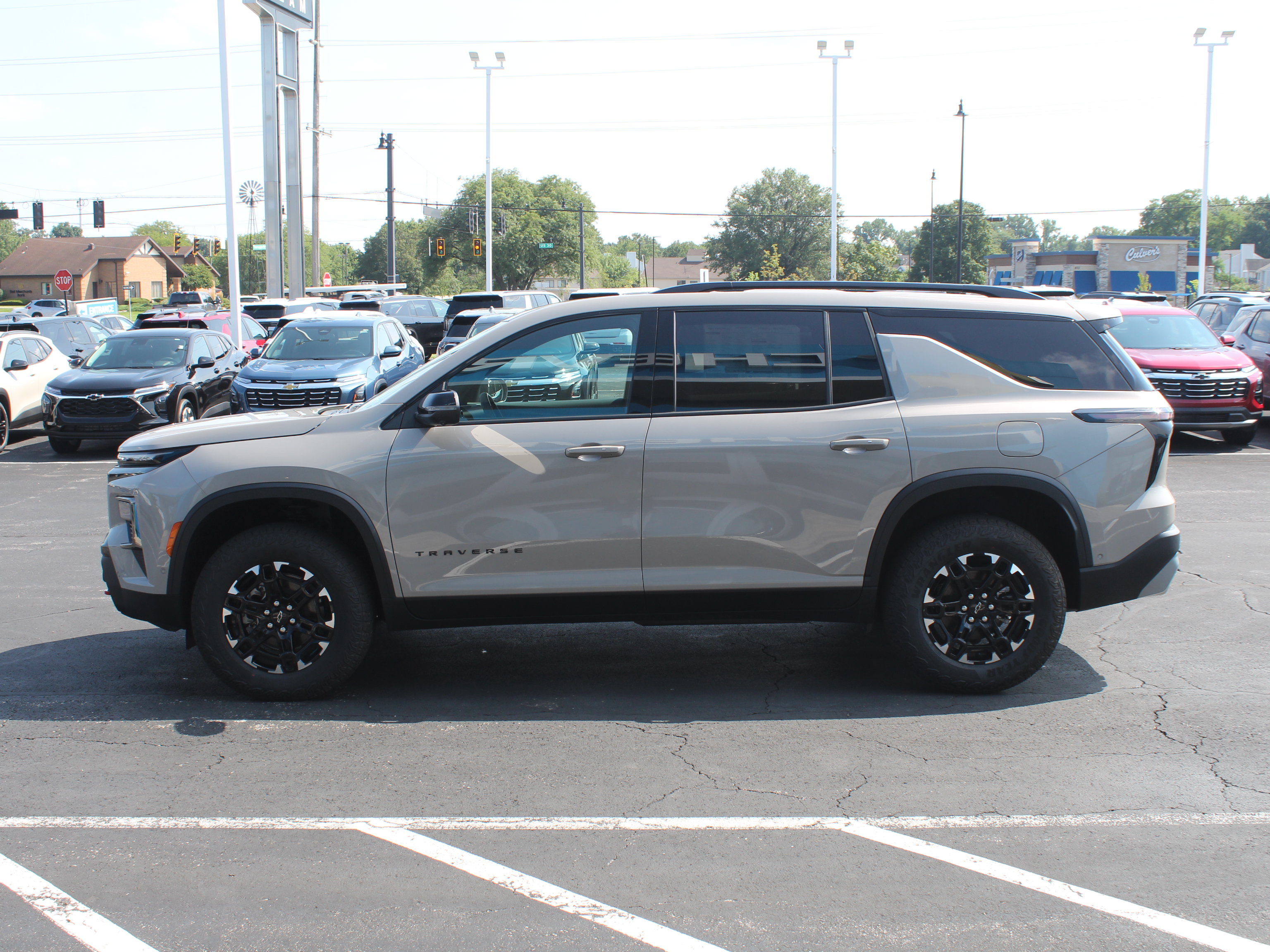New 2027 Chevrolet Traverse Z71 w/ Enhanced Driving Package AWD/4WD image 6