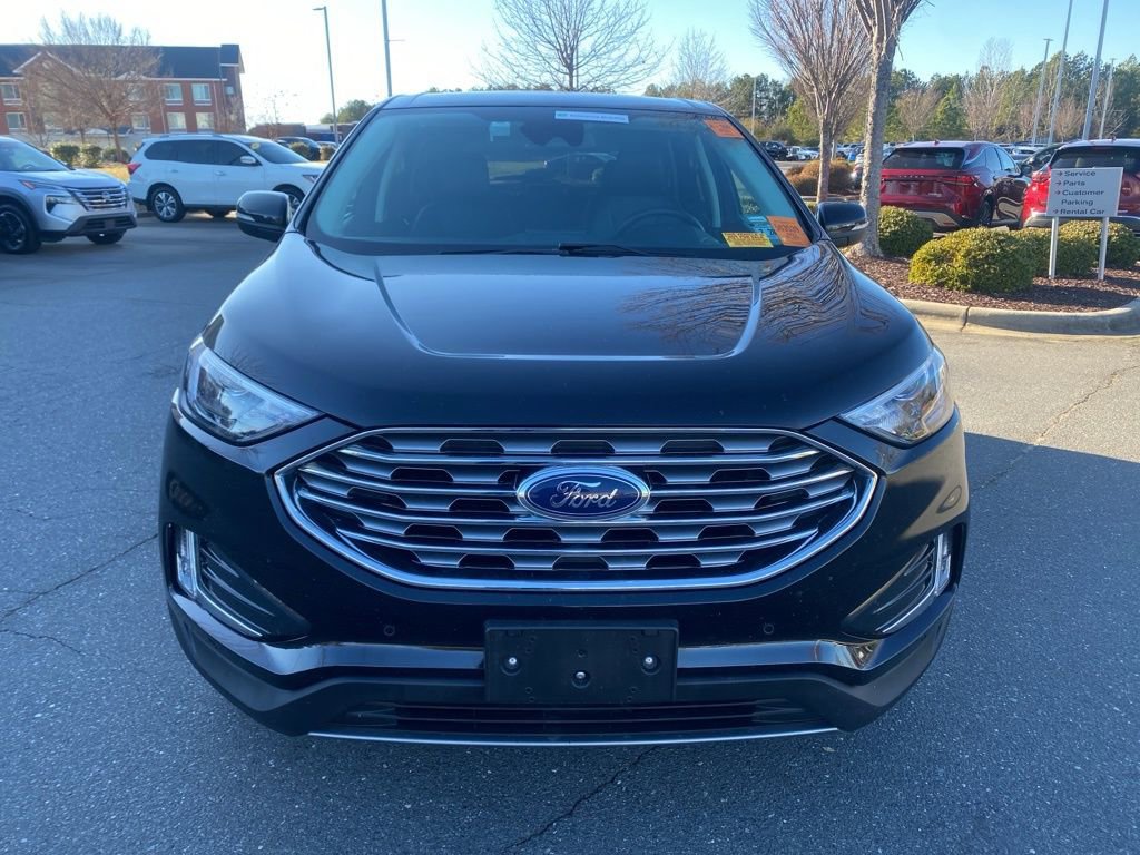 Used 2023 Ford Edge Titanium image 2
