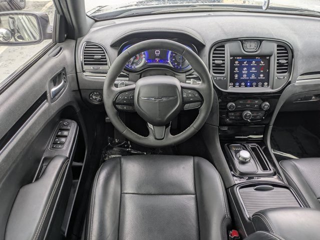 Used 2023 Chrysler 300 S w/ Comfort Group RWD image 15