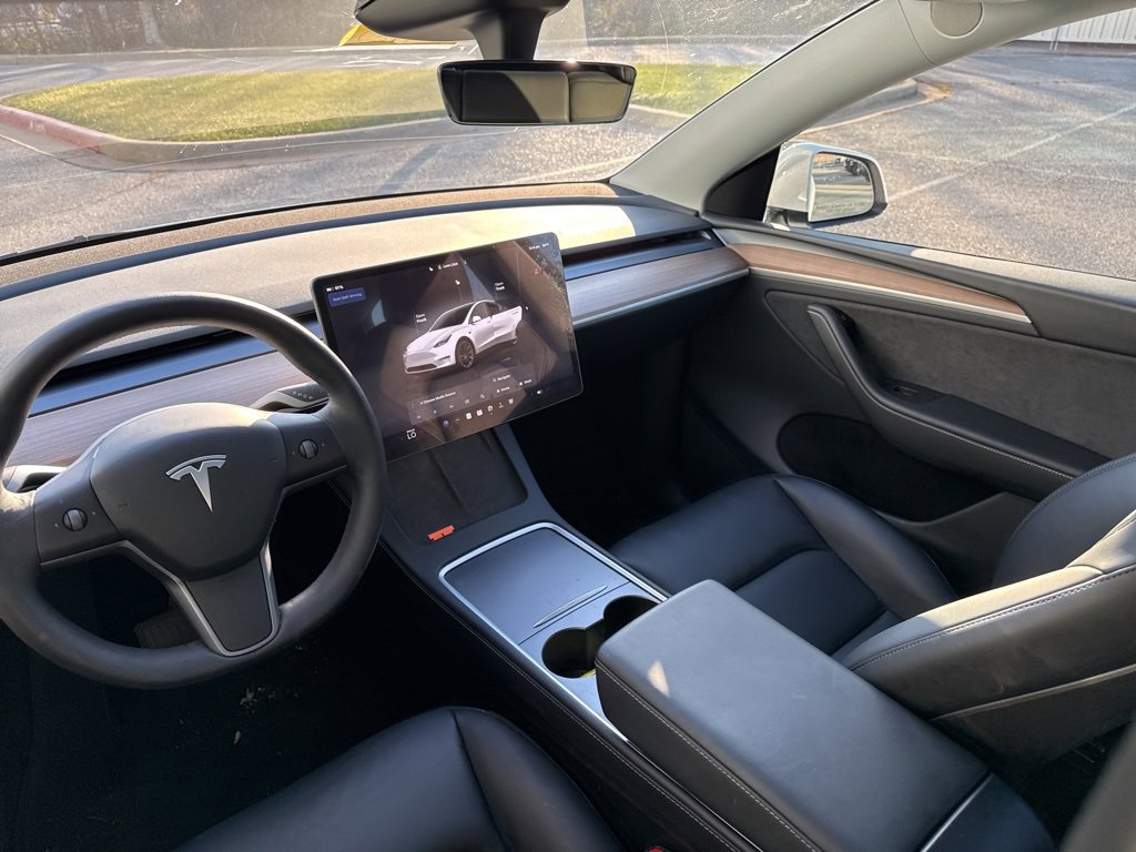 Used 2024 Tesla Model Y Long Range image 10