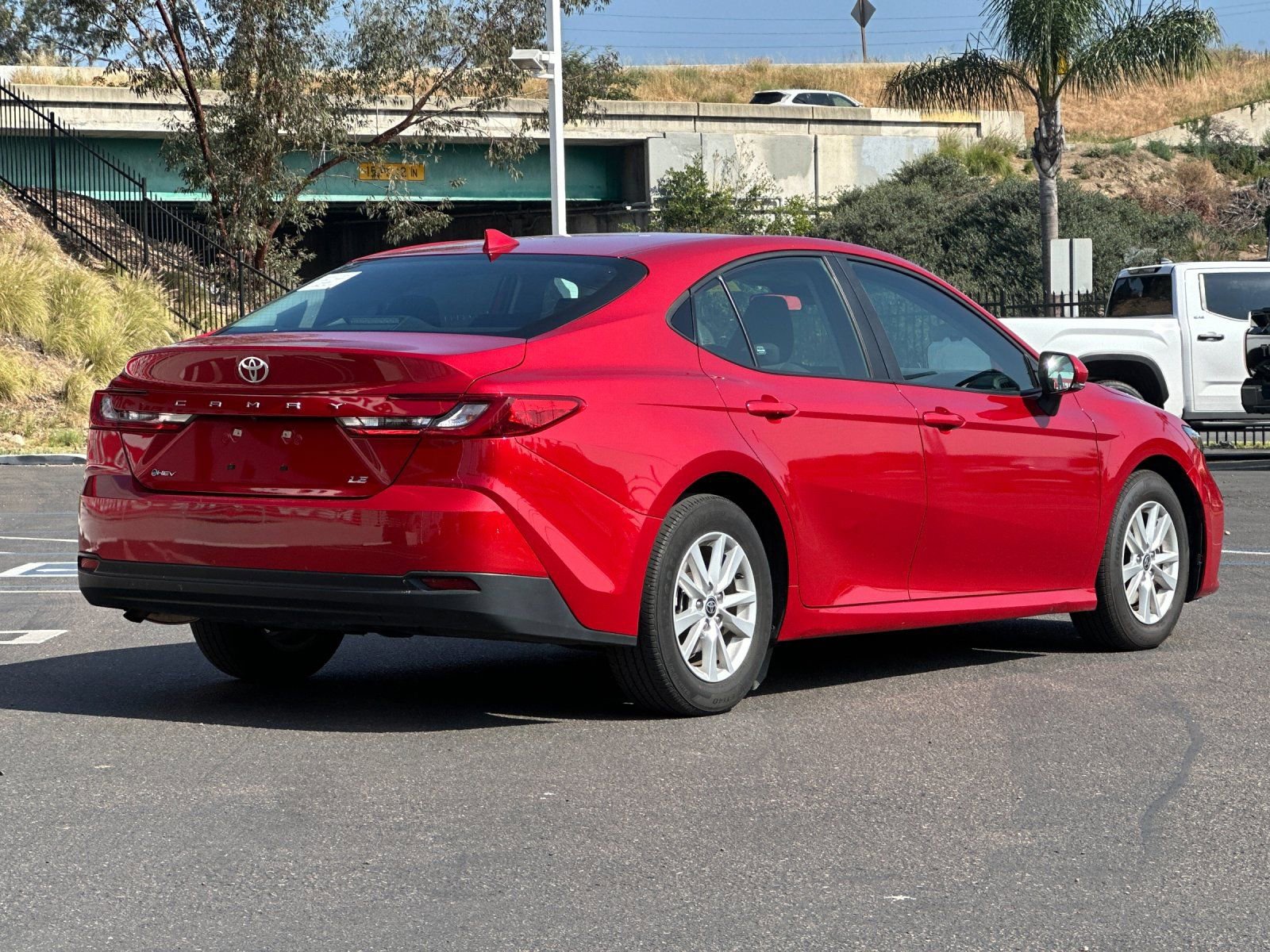 Used 2025 Toyota Camry LE image 5